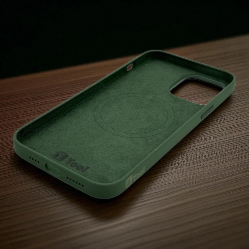 Husa iPhone 13 iTool cu MagSafe din silicon catifelat Verde - iTool